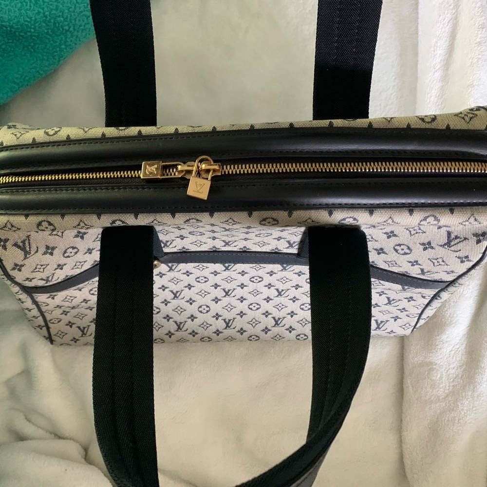 Authentic Louis Vuitton Josephine Navy and Cream Monogram Tote/Handbag - Picture 13 of 16